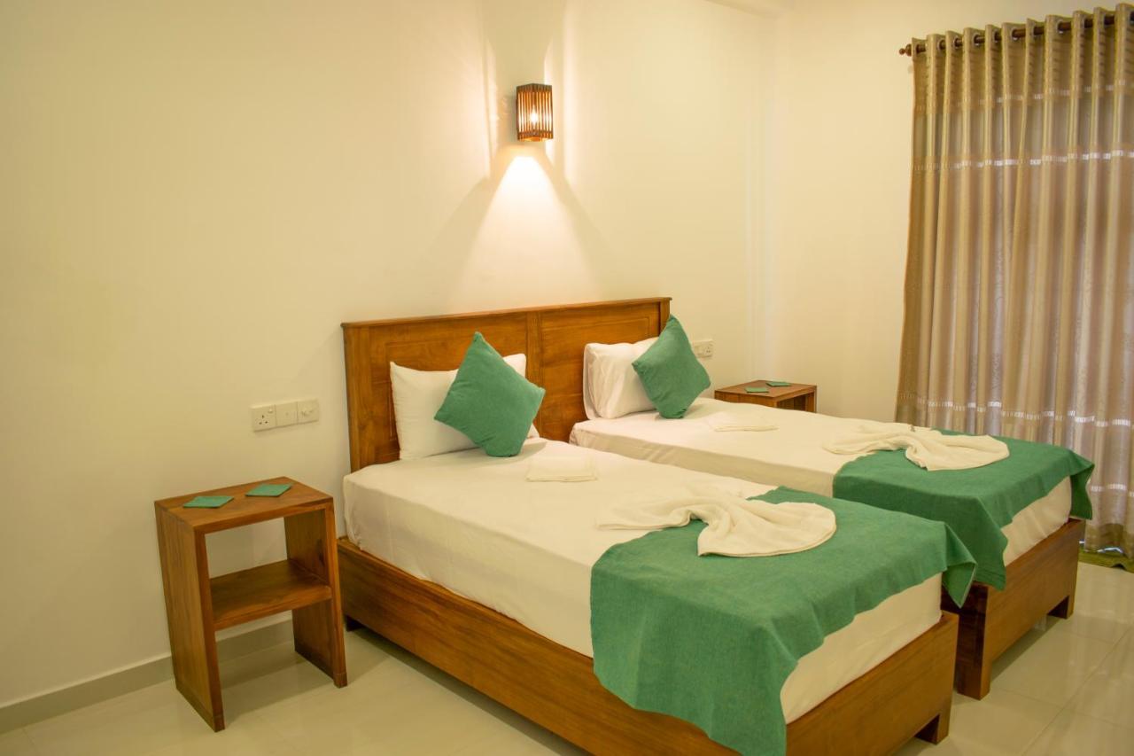 Lavinia Escapes Hotel Dehiwala-Mount Lavinia Exterior foto