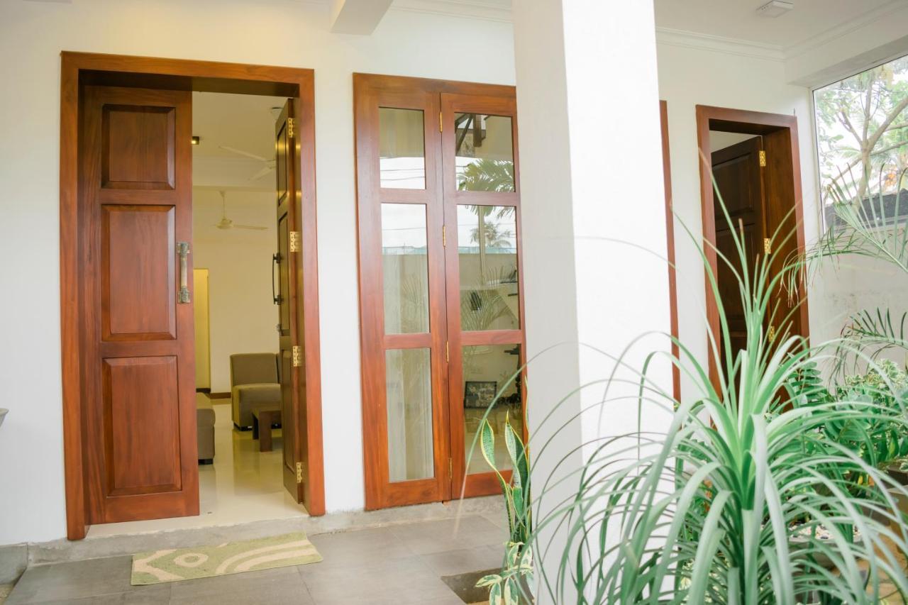 Lavinia Escapes Hotel Dehiwala-Mount Lavinia Exterior foto