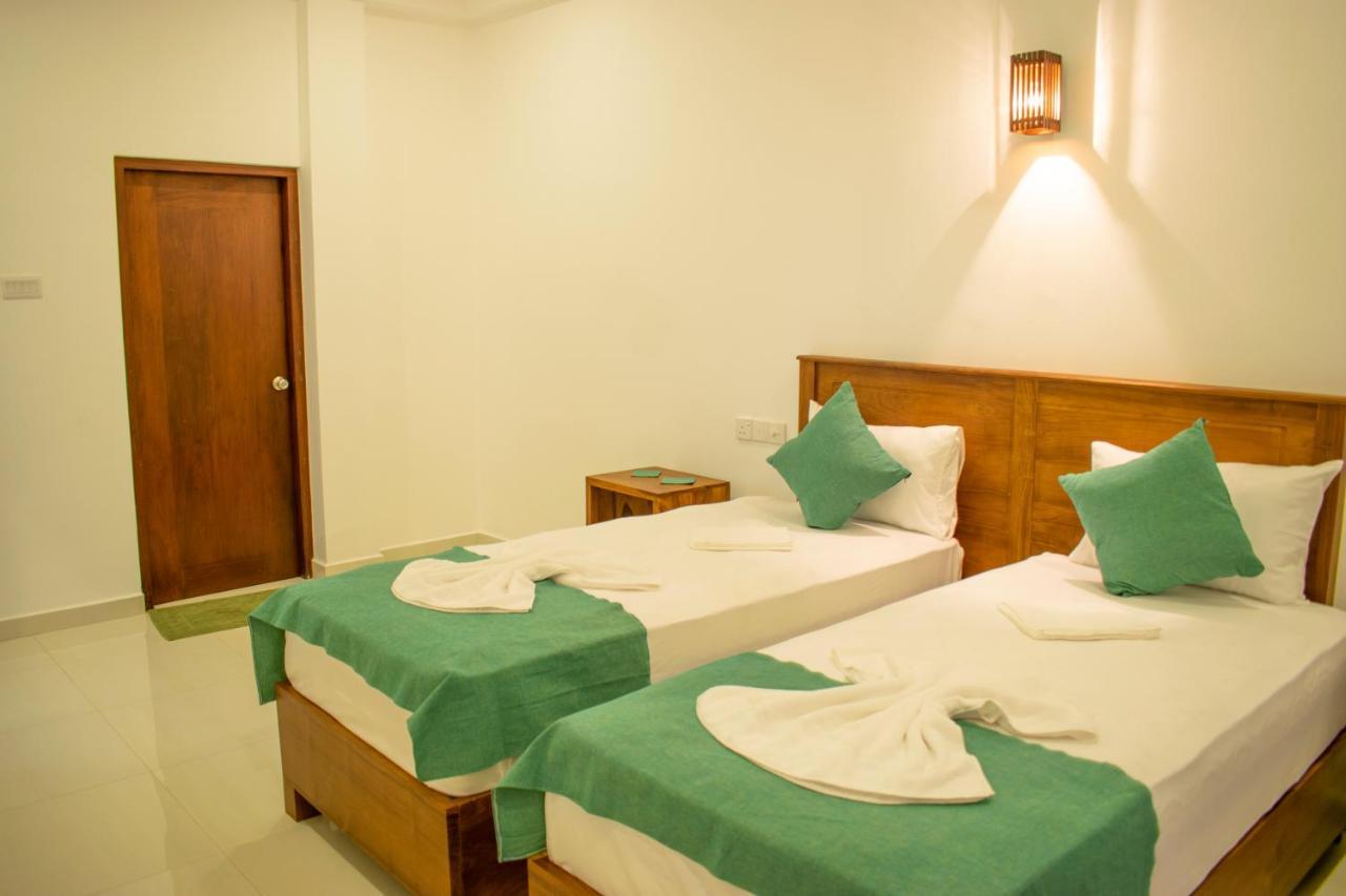 Lavinia Escapes Hotel Dehiwala-Mount Lavinia Exterior foto